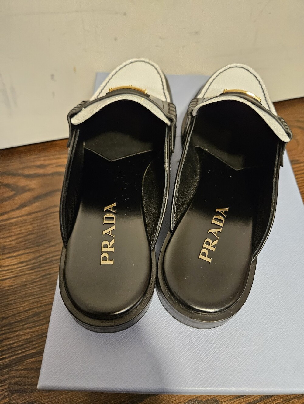$1,200 Prada Brushed Leather Bi-color Triangle Logo Loafer Mule EU 39 US 9 BNIB - Picture 8 of 9